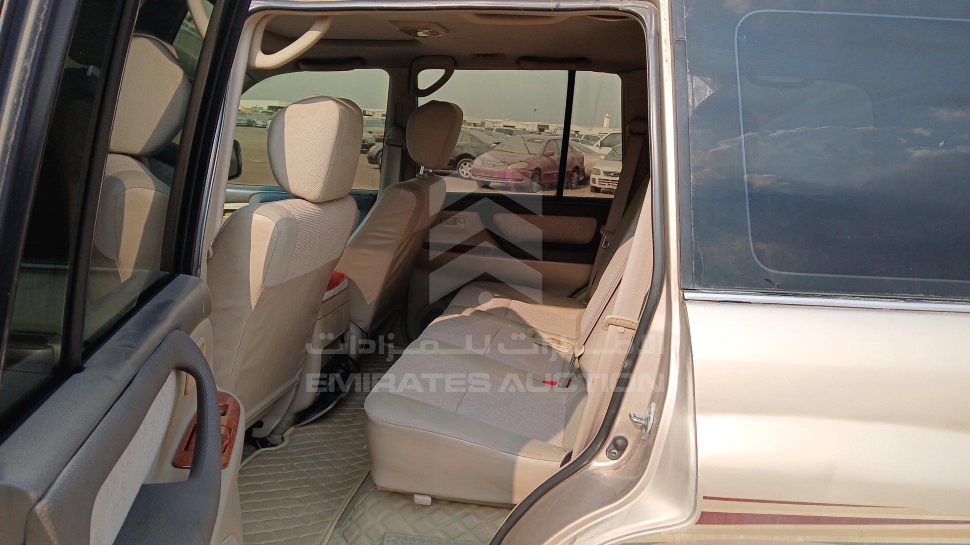 2005 TOYOTA LAND CRUISER VIN: JTEHJ09J455111569