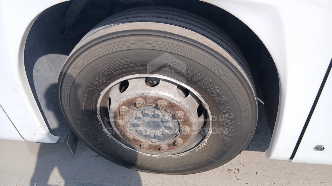2019 Mercedes Bus — Front Right Tyre — Photo 26