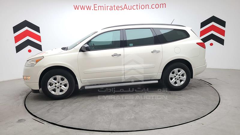 1GNKR8ED9CJ235432 Auction: EmiratesAuction Lot: 413741 1GNKR8ED9CJ235432 Chevrolet Traverse 2012 WHITE Photo 41