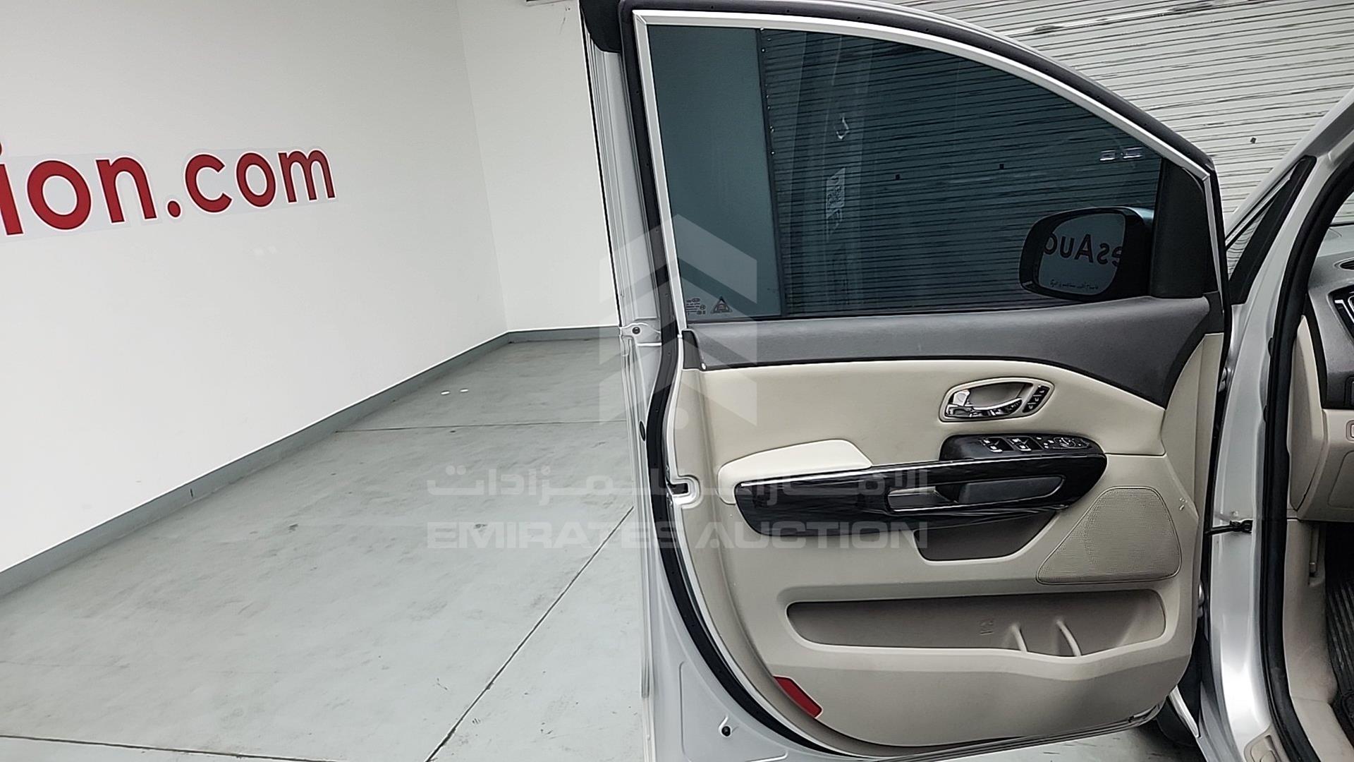 2016 KIA CARNIVAL VIN: KNAMC8120G6187445