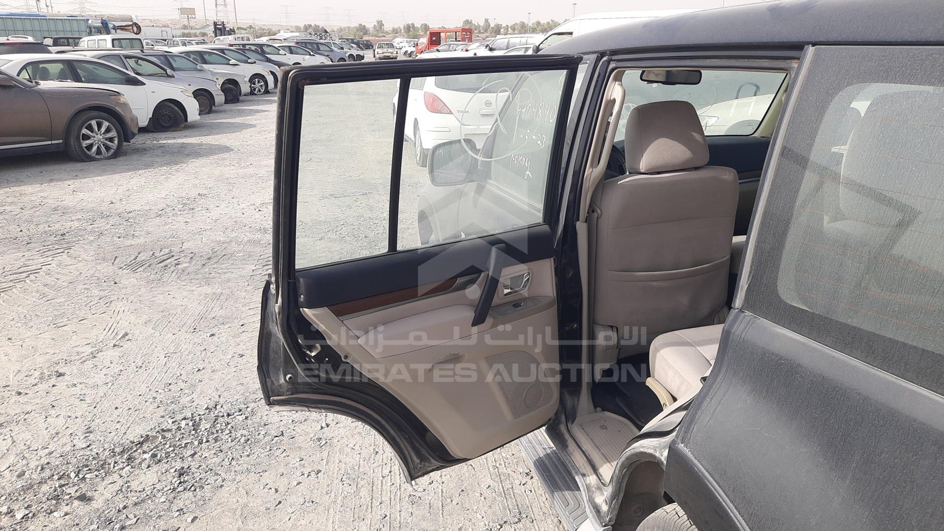 2007 MITSUBISHI PAJERO VIN: JMYLRV93W7J716274