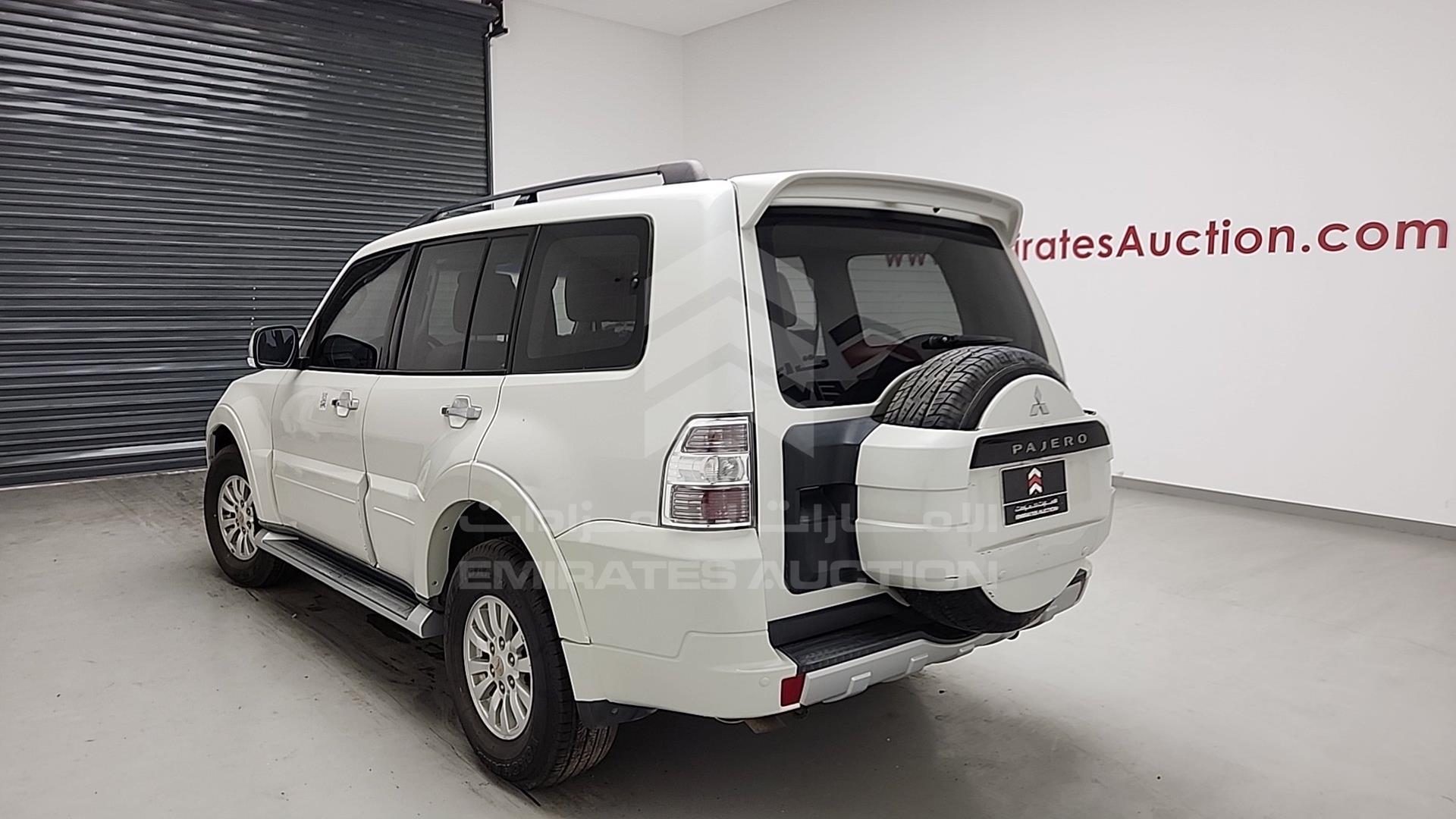 2010 MITSUBISHI PAJERO VIN: JMYLRV95WAJ702893