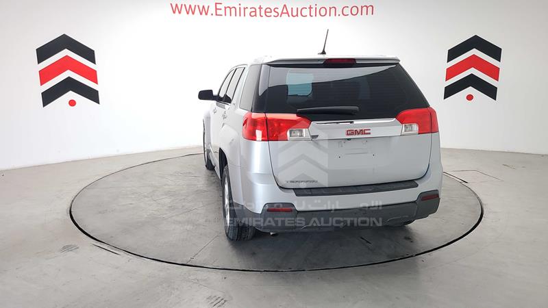 2GKAL8EKXF6303229 Auction: EmiratesAuction Lot: 412016 2GKAL8EKXF6303229 GMC Terrain 2015 SILVER Photo 12