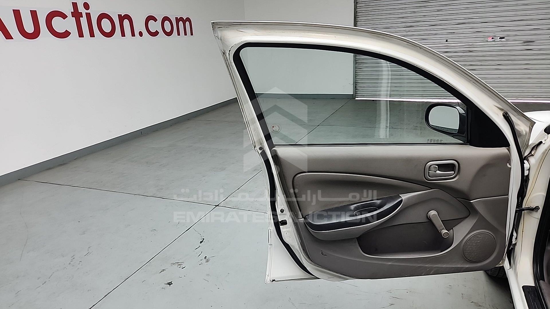 2003 NISSAN SUNNY VIN: JN1FN61S53W008582