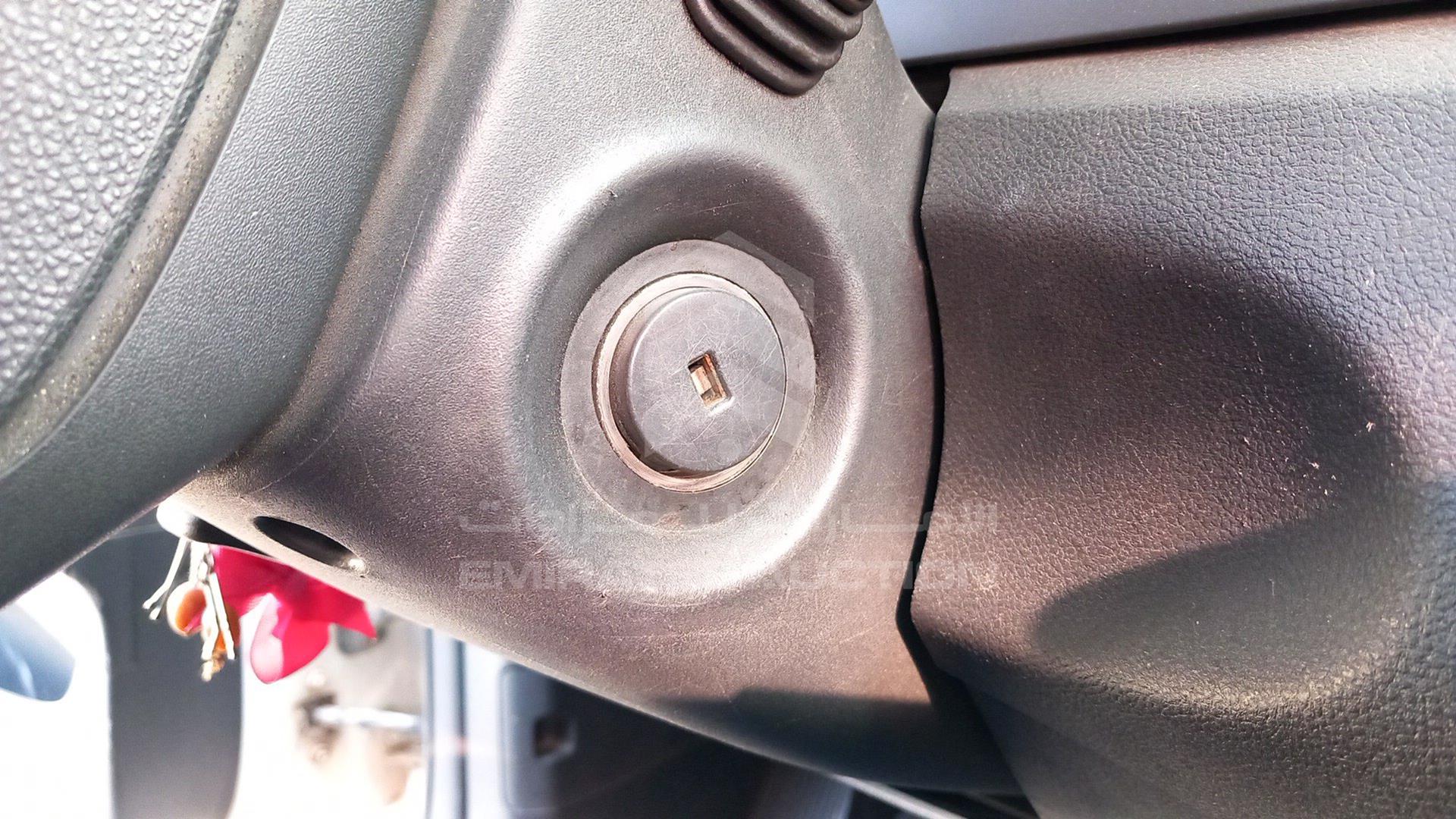 2008 CHEVROLET LUMINA VIN: 6G1EK52B98L115200