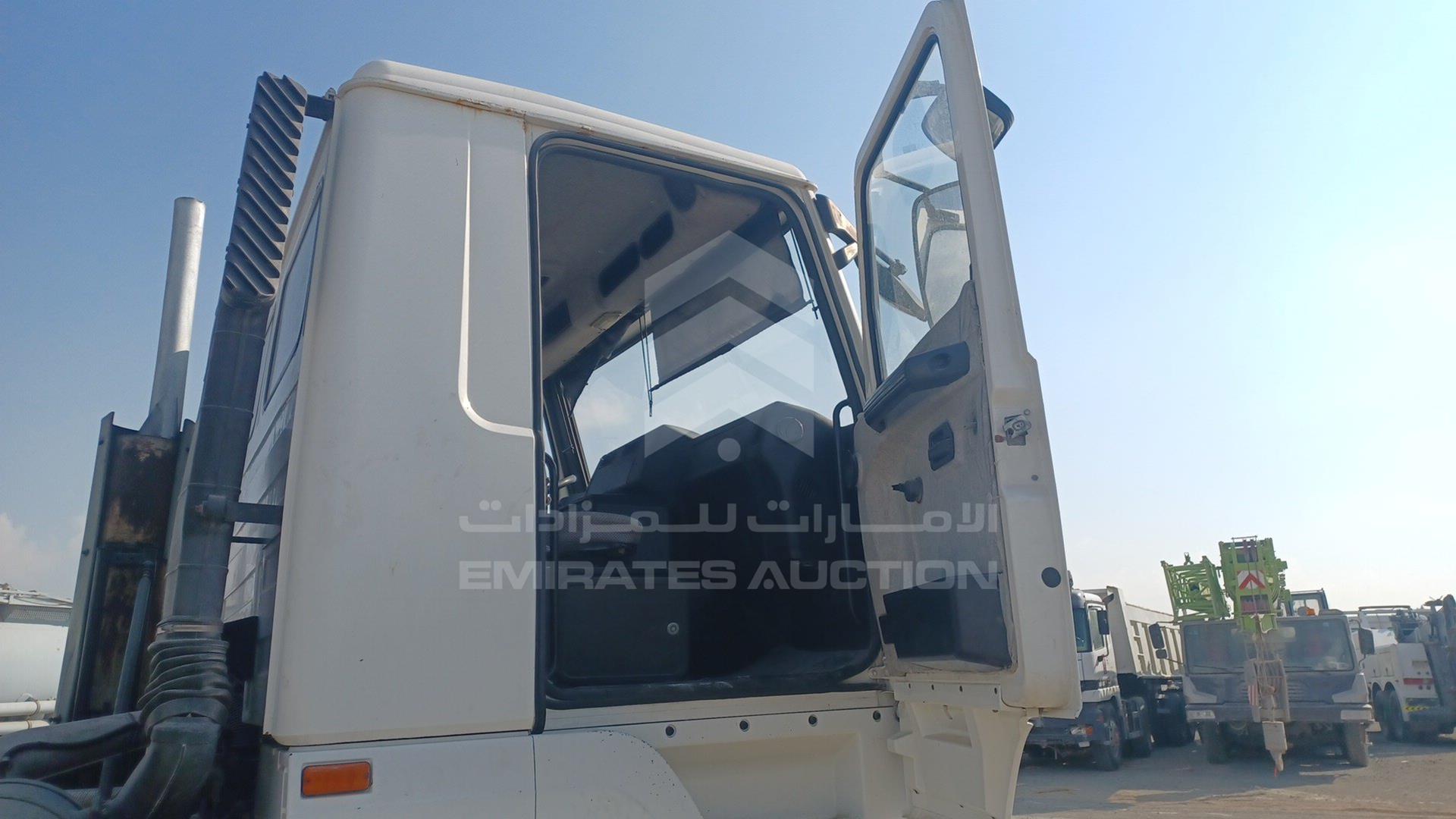 2015 MAZ MAZ VIN: Y3M651608F0000233