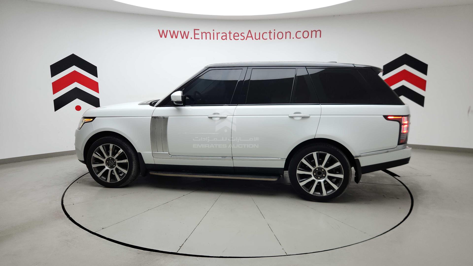 2014 RANGE ROVER VOGUE VIN: SALGA2DF1EA174711