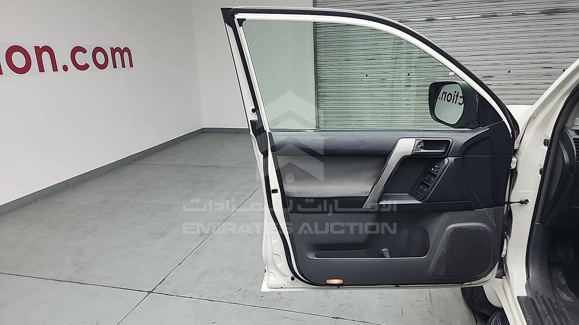 2011 TOYOTA PRADO VIN: JTEJU9FJ9B5018625