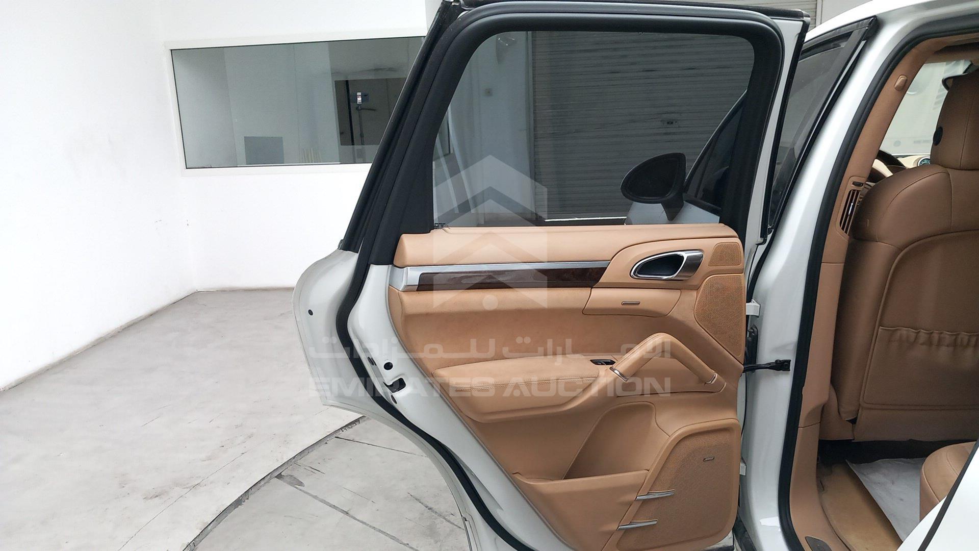 2013 PORSCHE CAYENNE VIN: WP1ZZZ92ZDLA70062
