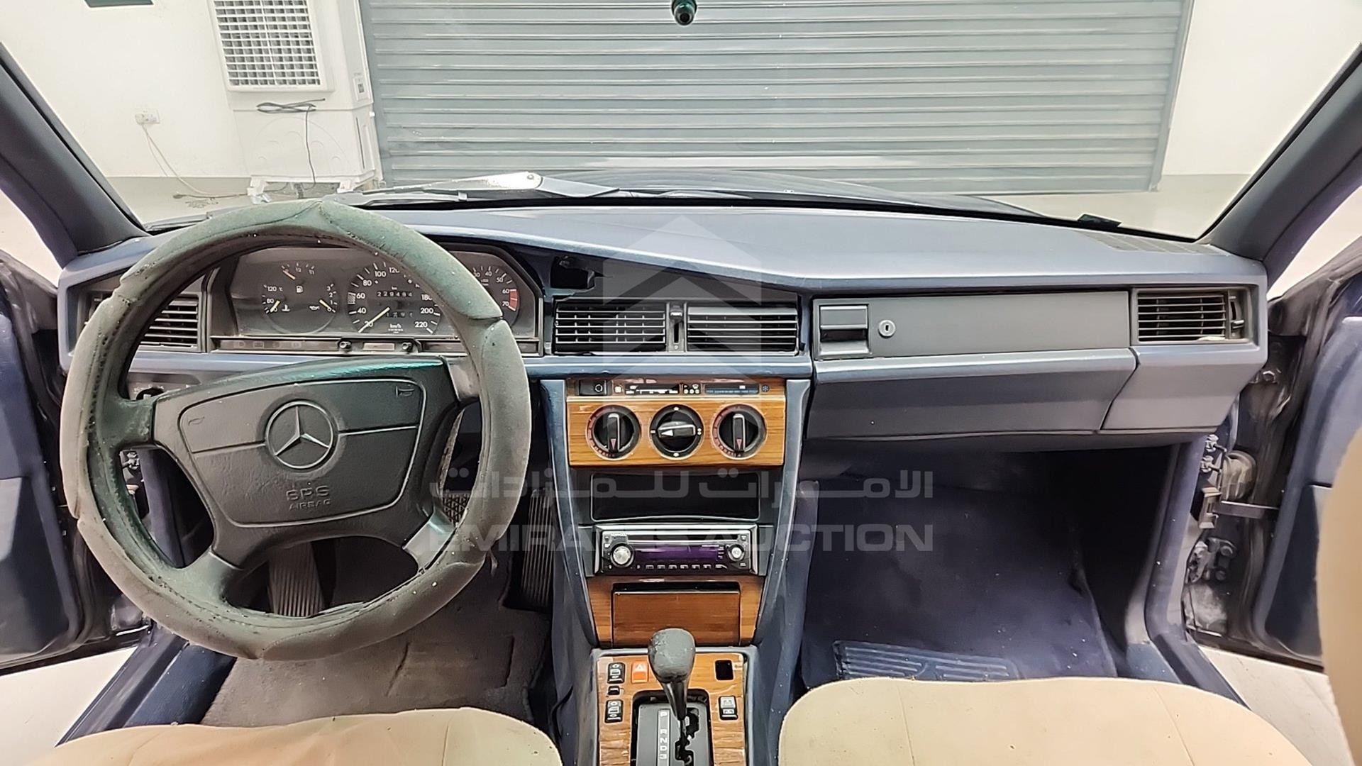 1993 MERCEDES E 190 VIN: WDB2010241G048842