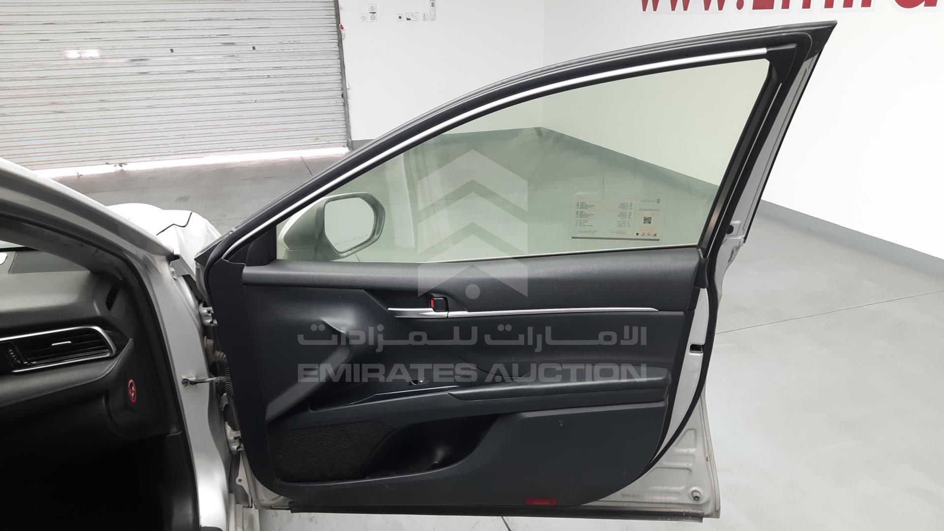 2019 TOYOTA CAMRY VIN: JTNBF9HK7K3024987
