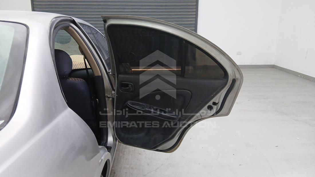 نيسان صني 2006 — الباب الخلفي الأيمن — صورة 25