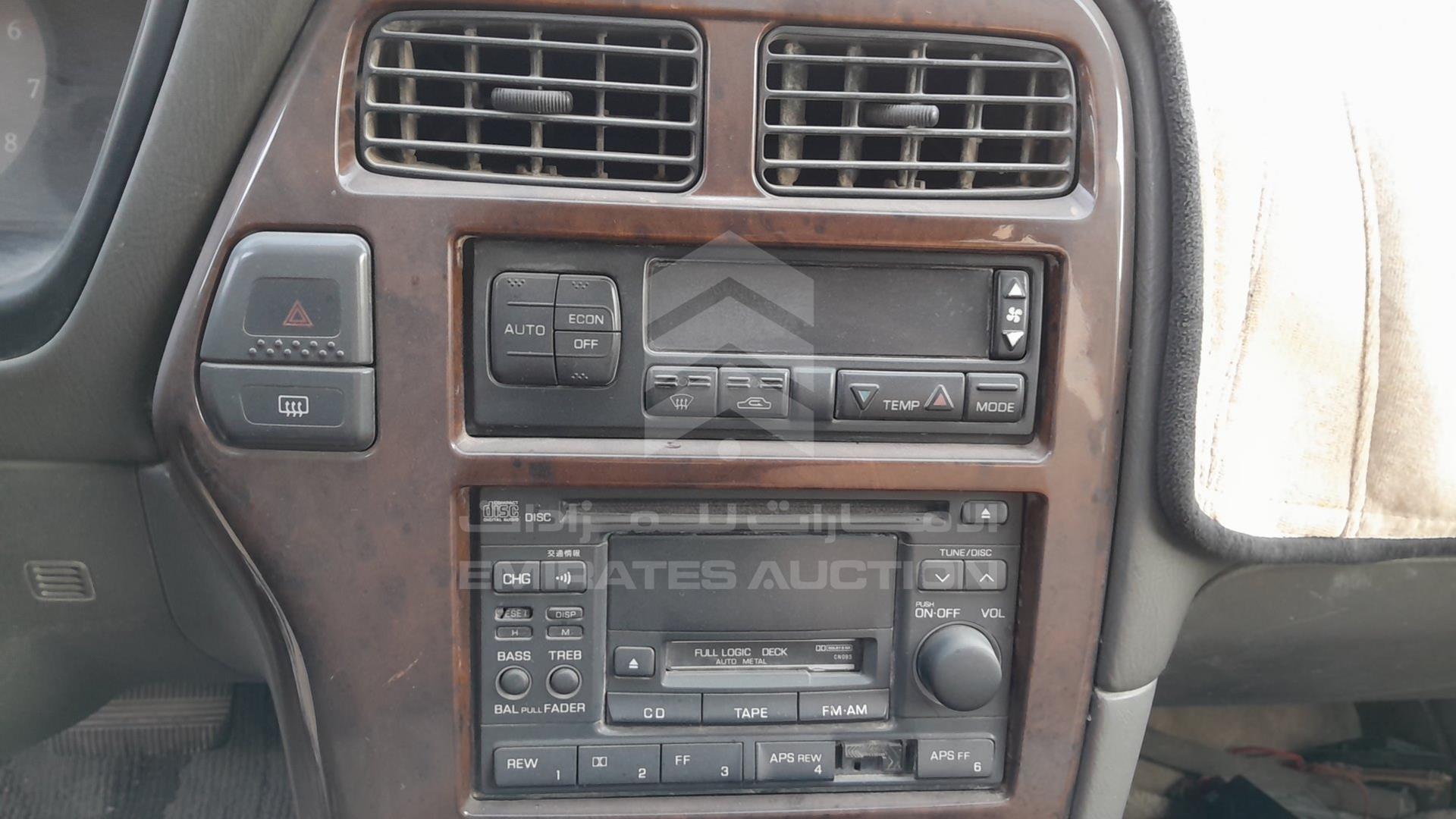 1998 INFINITI QX4 VIN: JNRAR05Y7WW030384