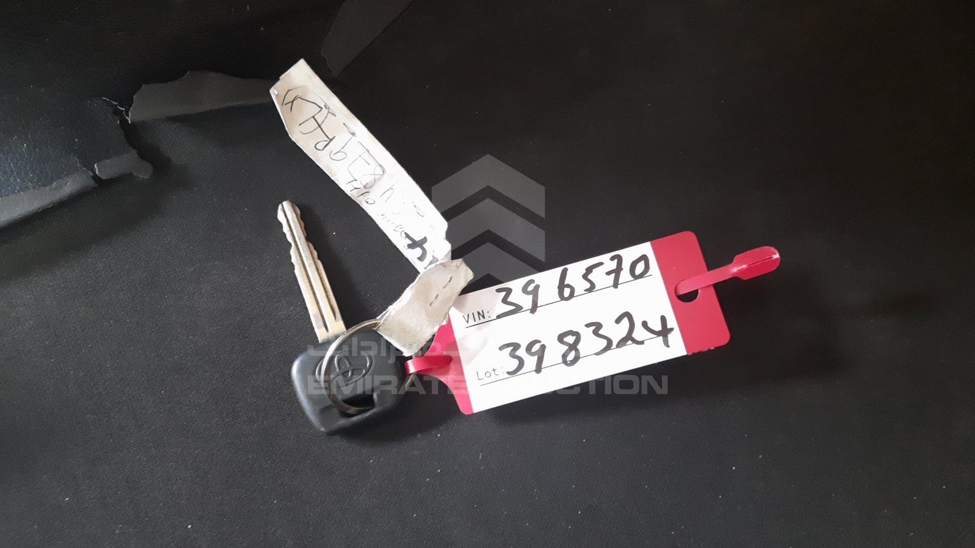 2014 TOYOTA HILUX VIN: MR0FX22G3E1396570