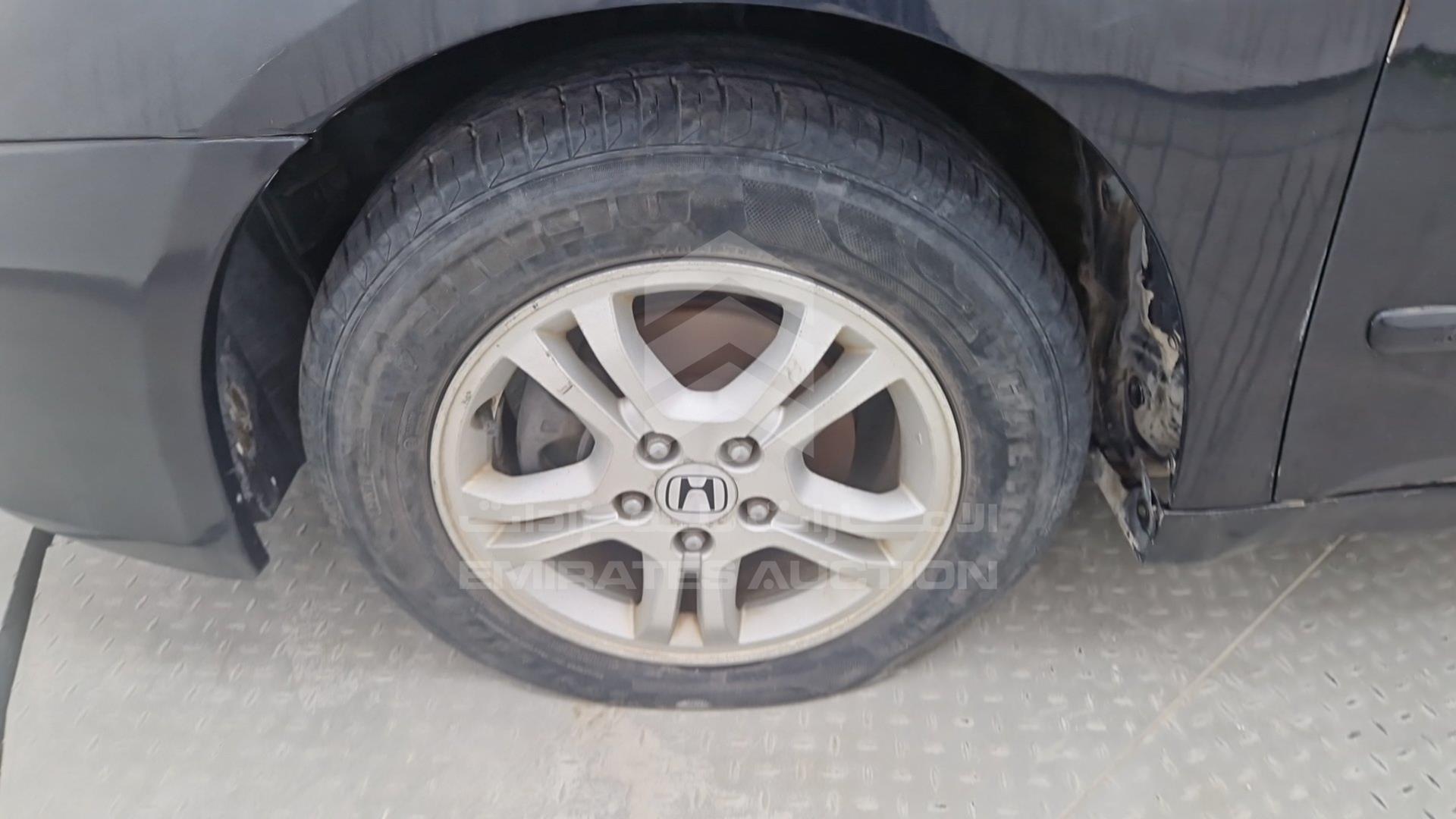 2006 HONDA ACCORD VIN: JHMCM567X6C404769