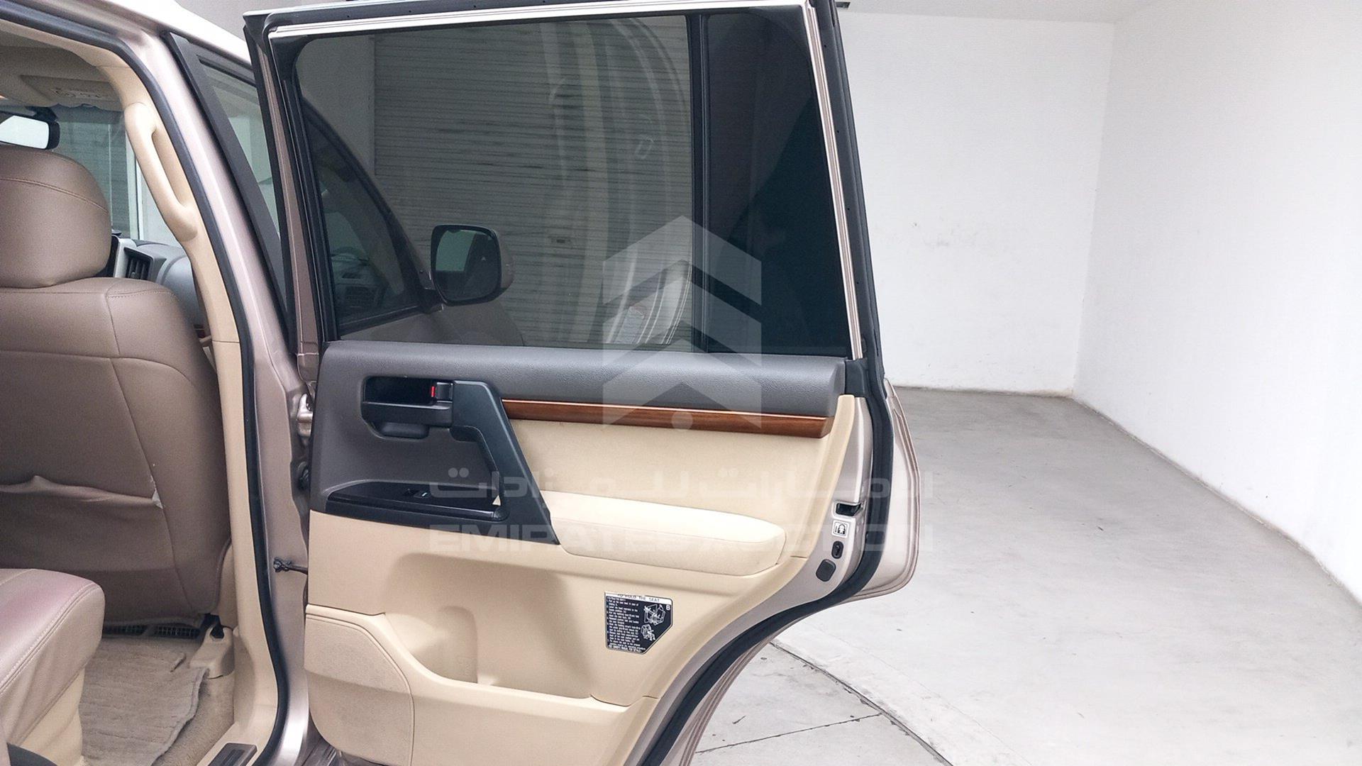 2016 TOYOTA LAND CRUISER VIN: JTMHU01JXG4126352