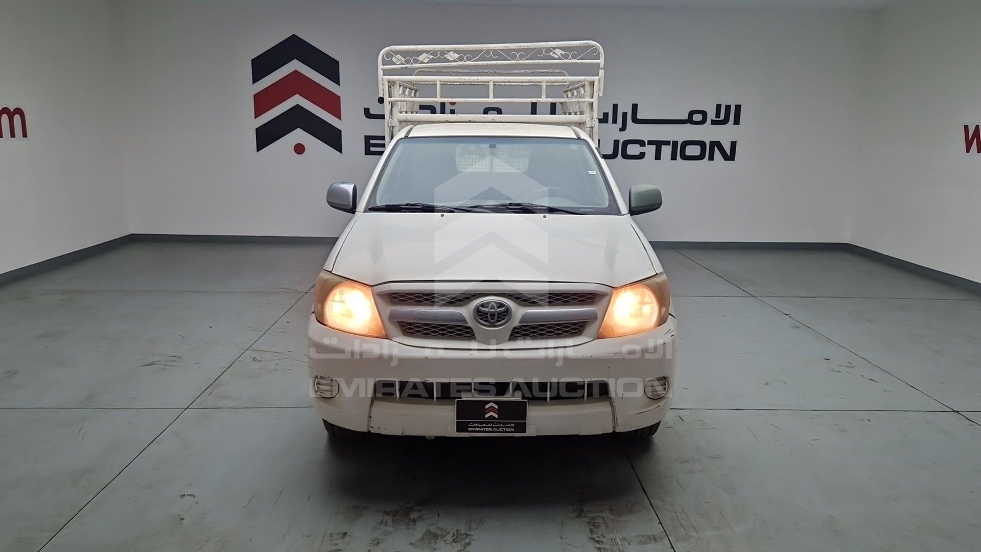 2007 TOYOTA HILUX VIN: MR0CX12GX70017604