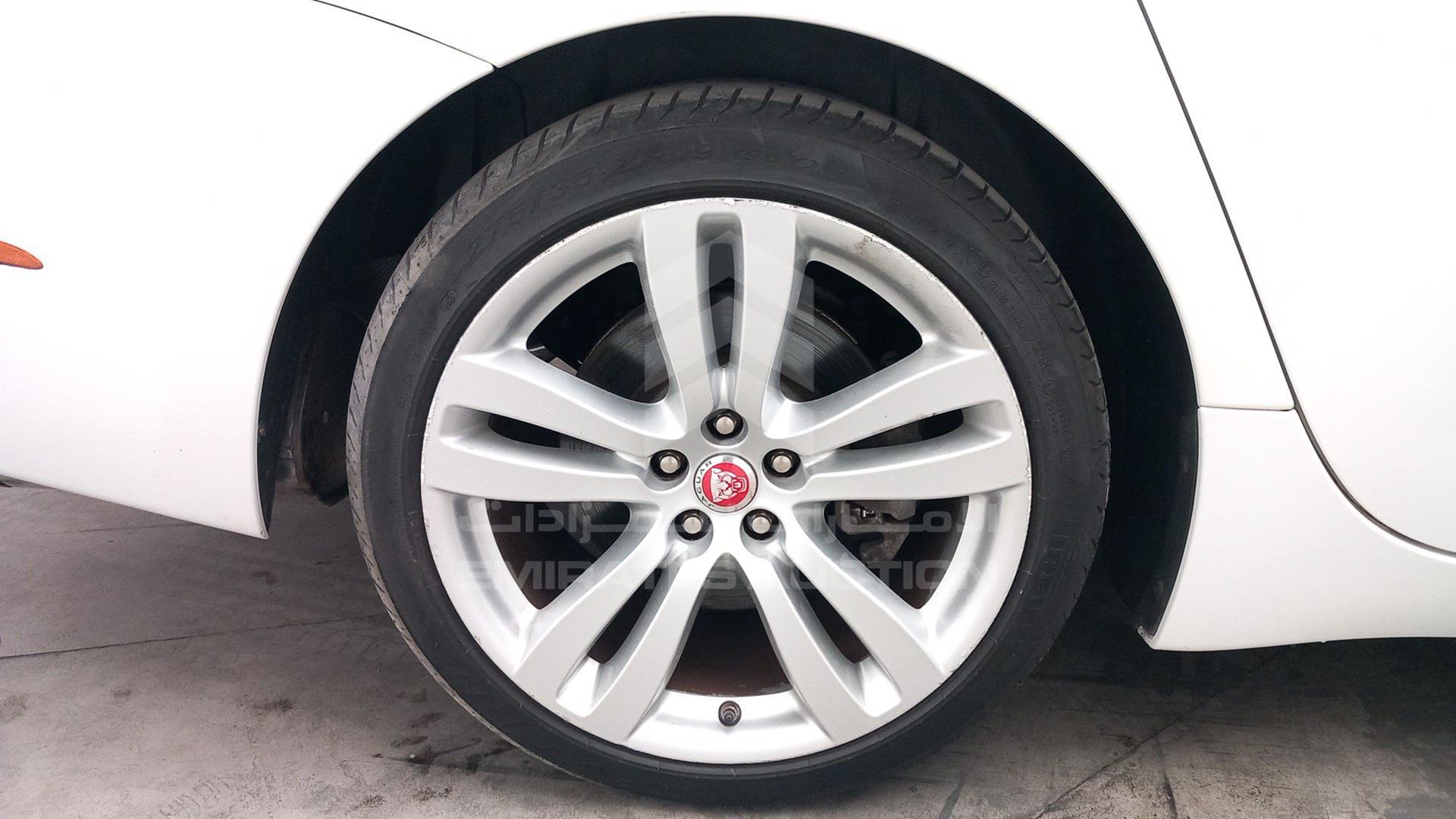 2016 JAGUAR X J VIN: SAJAA20A4G8V97706