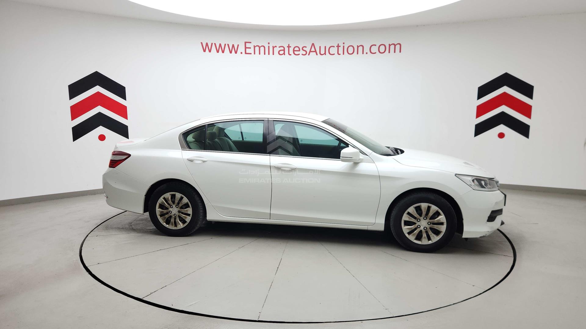 2017 HONDA ACCORD VIN: 1HGCR261XHA618318