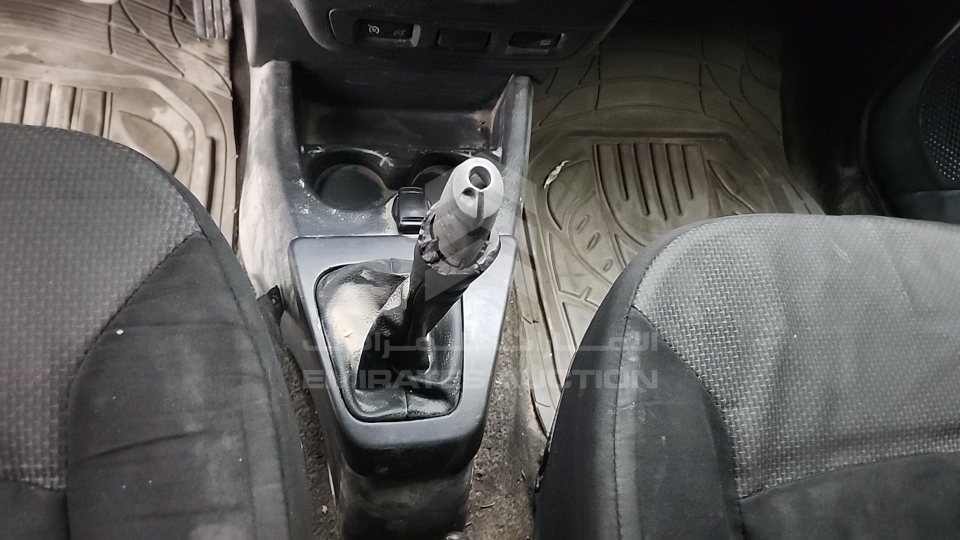 2018 RENAULT DOKKER VIN: VF18SRB42JG595166