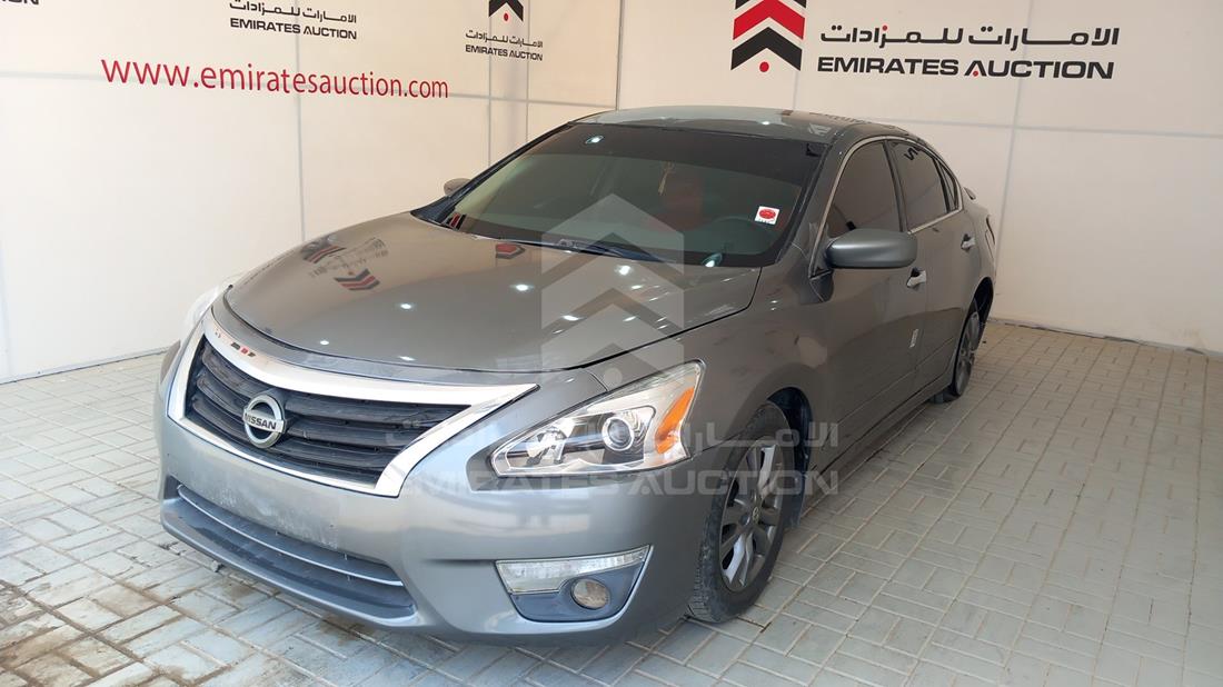 2015 Nissan Altima — Front Left Angle — Photo 6