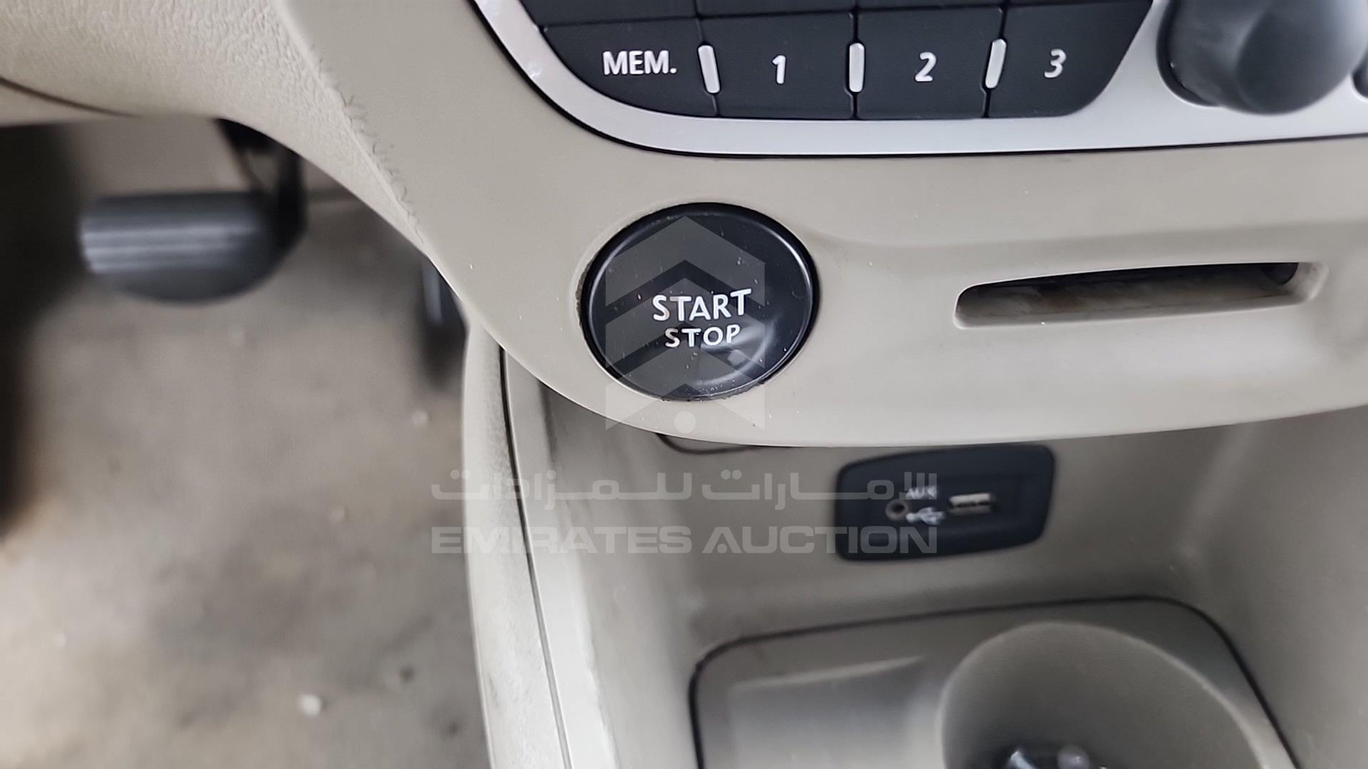 2012 RENAULT FLUENCE VIN: VF1LZLDT8CC246837