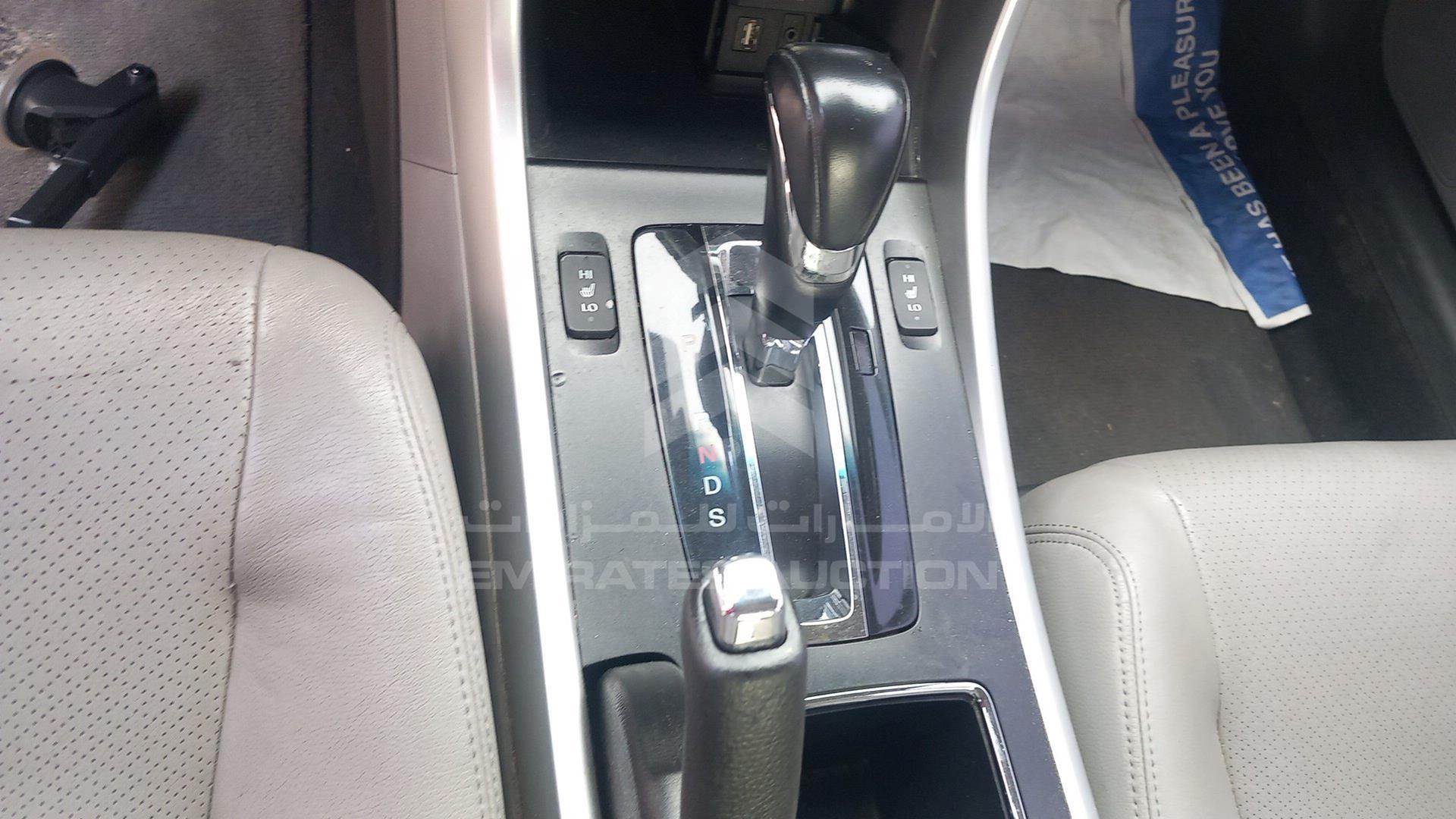 2013 HONDA ACCORD VIN: 1HGCR3F87DA047156