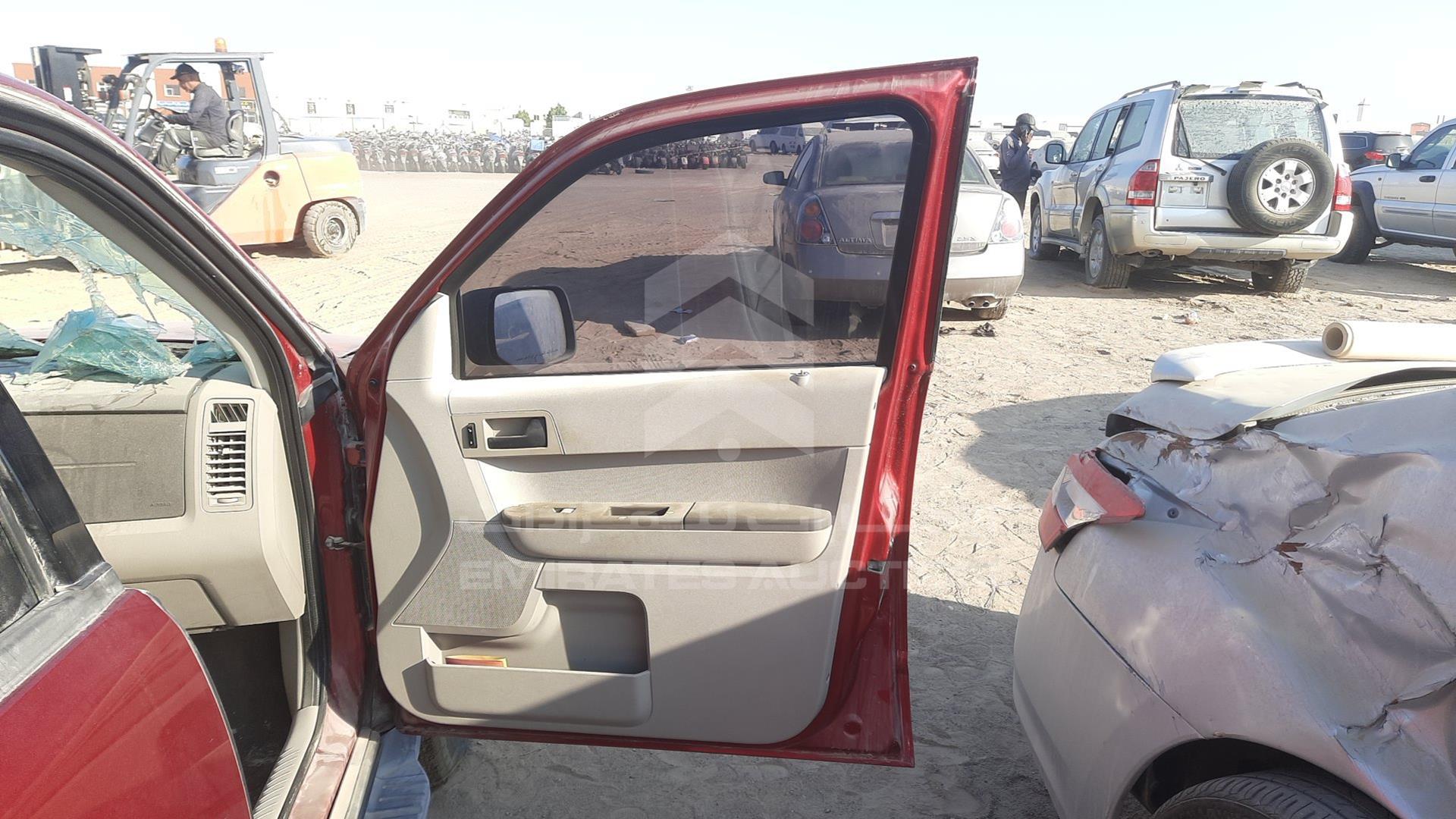 2008 FORD ESCAPE VIN: 1FMCU92158KA58936