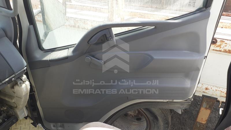 JL7B6C2P4FK002787 Auction: EmiratesAuction Lot: 408813 JL7B6C2P4FK002787 Mitsubishi Canter 2015 WHITE Photo 19