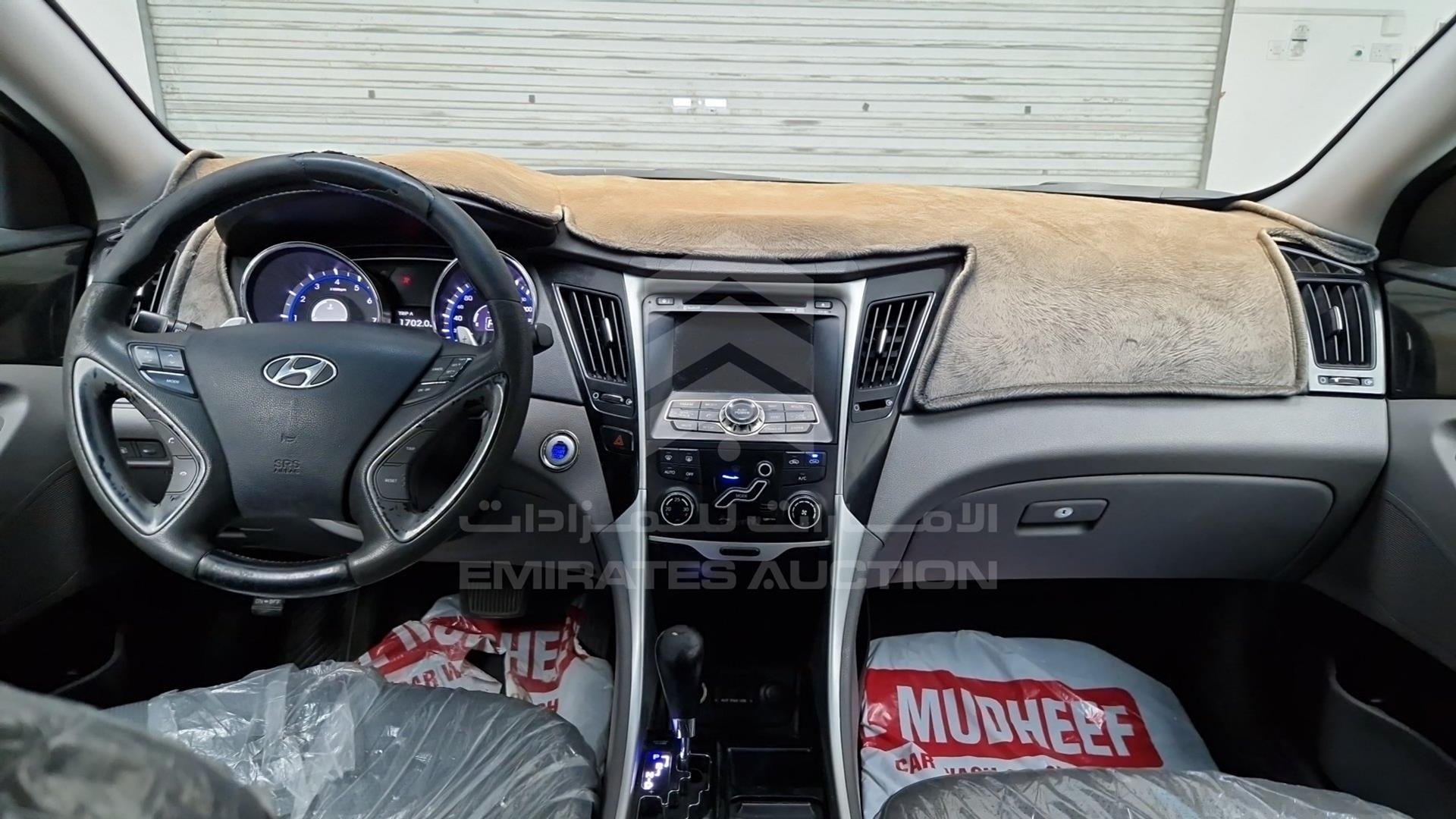 2012 HYUNDAI SONATA VIN: KMHEC41C2CA388372