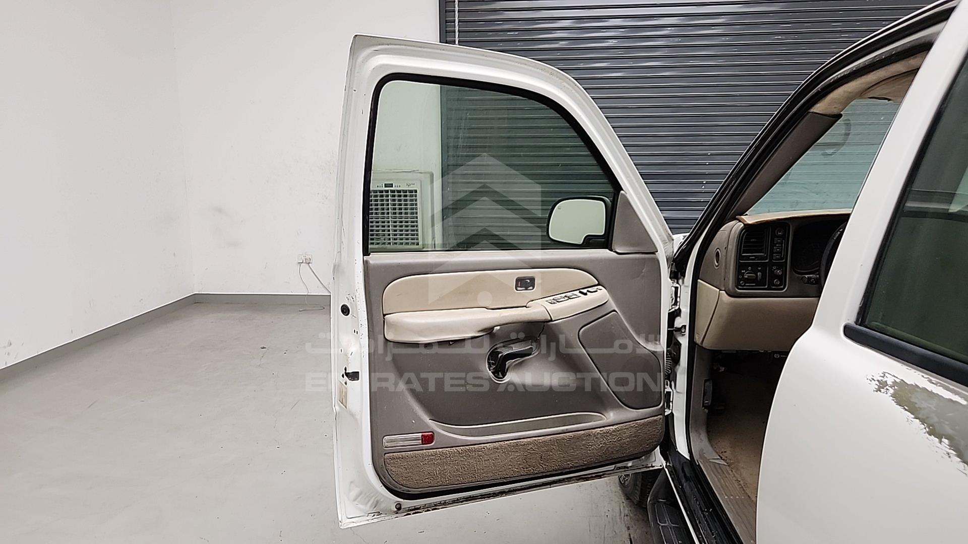2002 CHEVROLET TAHOE VIN: 1GNEK13T22J122357