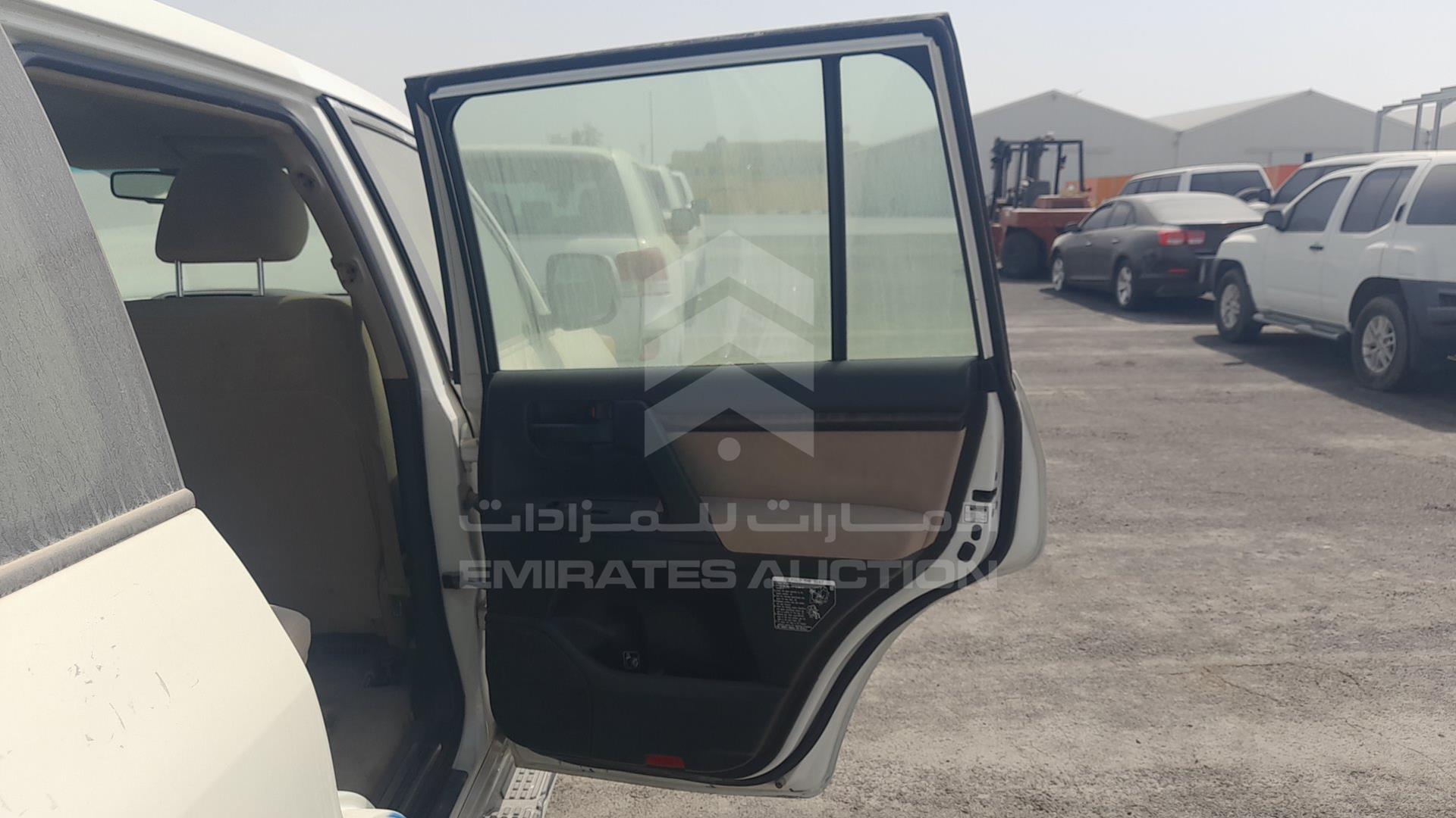 2011 TOYOTA LAND CRUISER VIN: JTMHU09J6B5052743