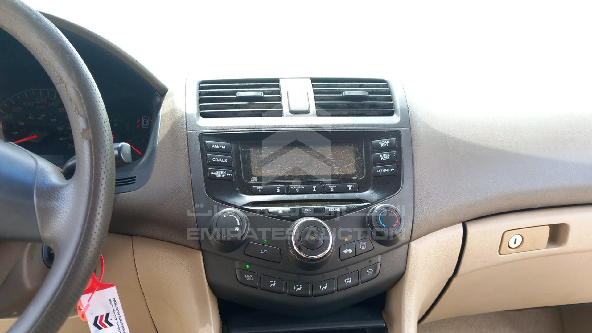 2005 HONDA ACCORD VIN: JHMCM56525C407498