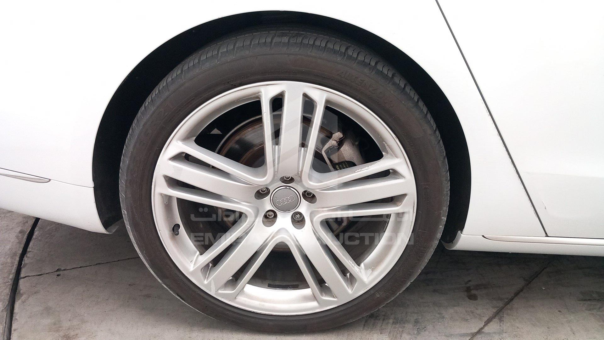 2015 AUDI A8 VIN: WAUY2BFD7FN002324