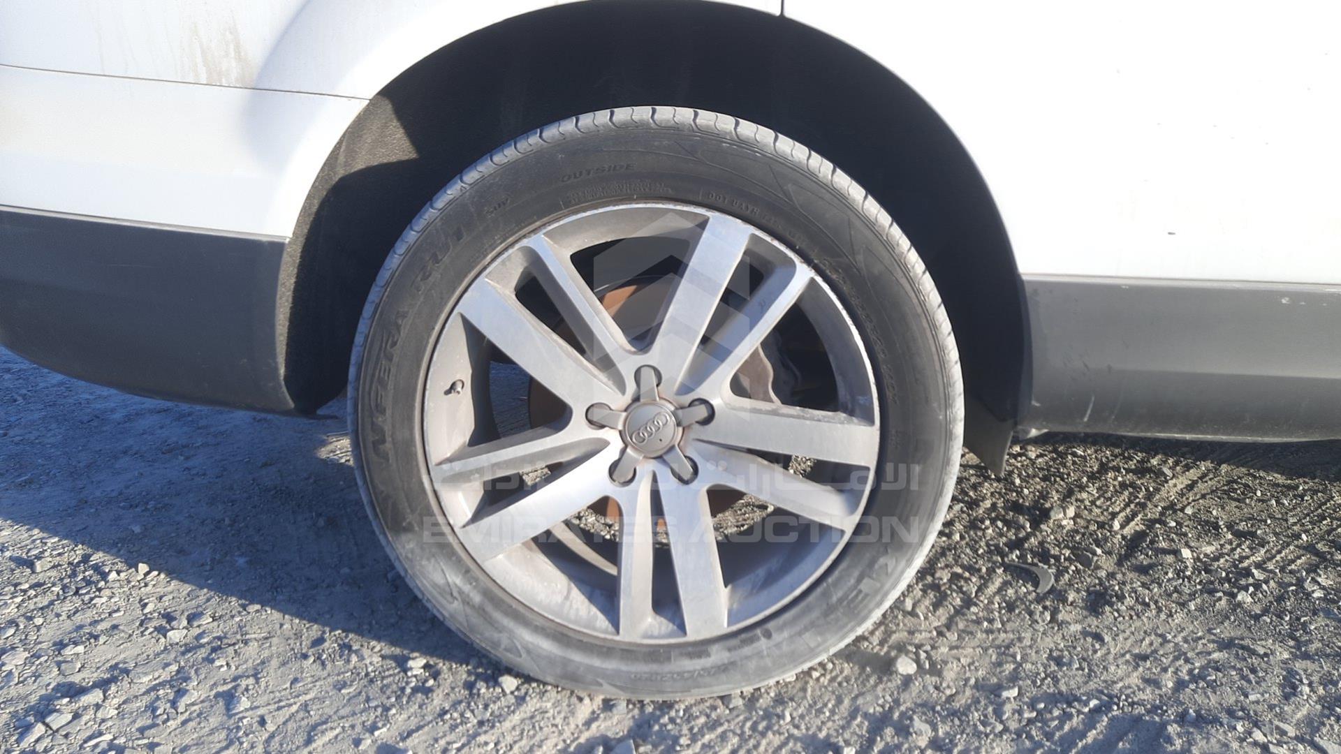 2011 AUDI Q7 VIN: WAUAGD4LXBD002021