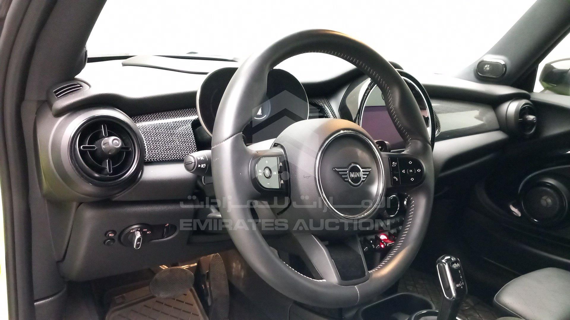 2023 MINI COOPER S VIN: WMW53DH0XP2S73659
