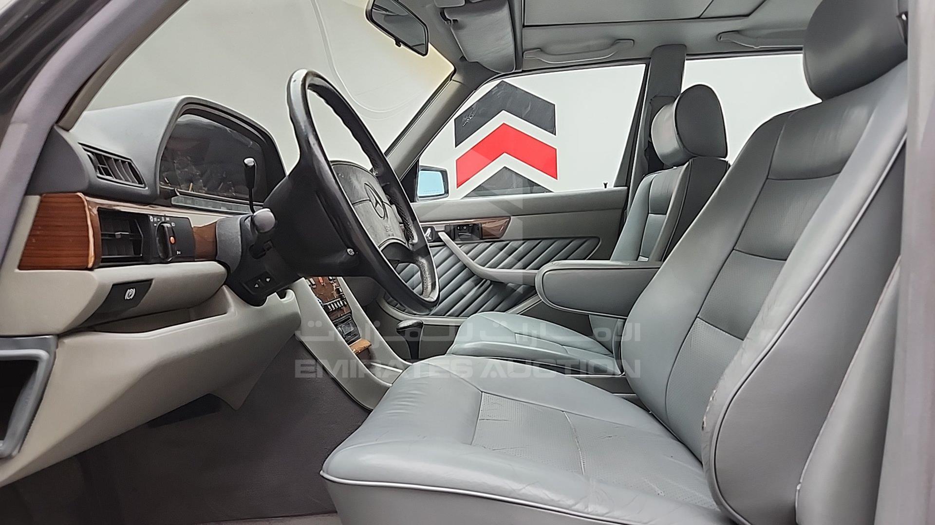1990 MERCEDES SE 300 VIN: WDBCA24D8LA545332