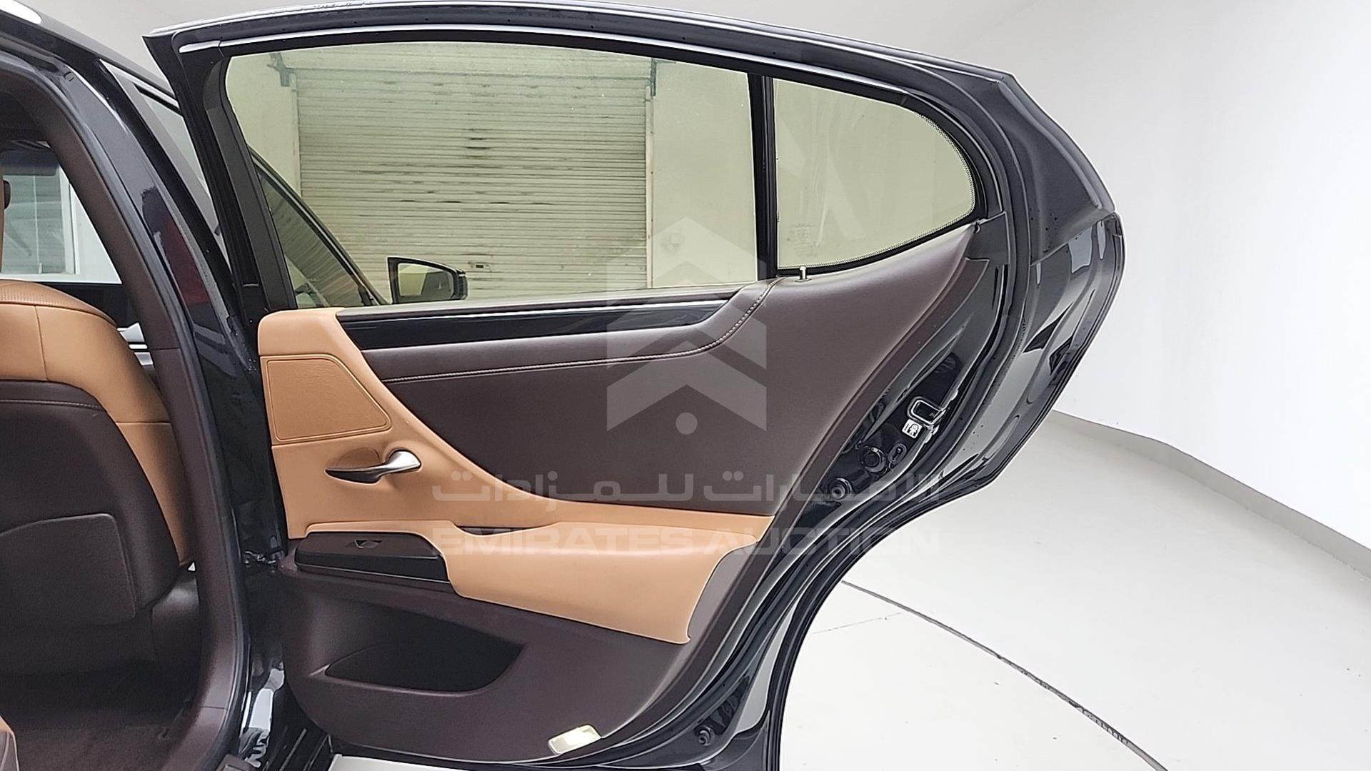 2019 LEXUS ES 350 VIN: JTHBZ1B1XK2005352