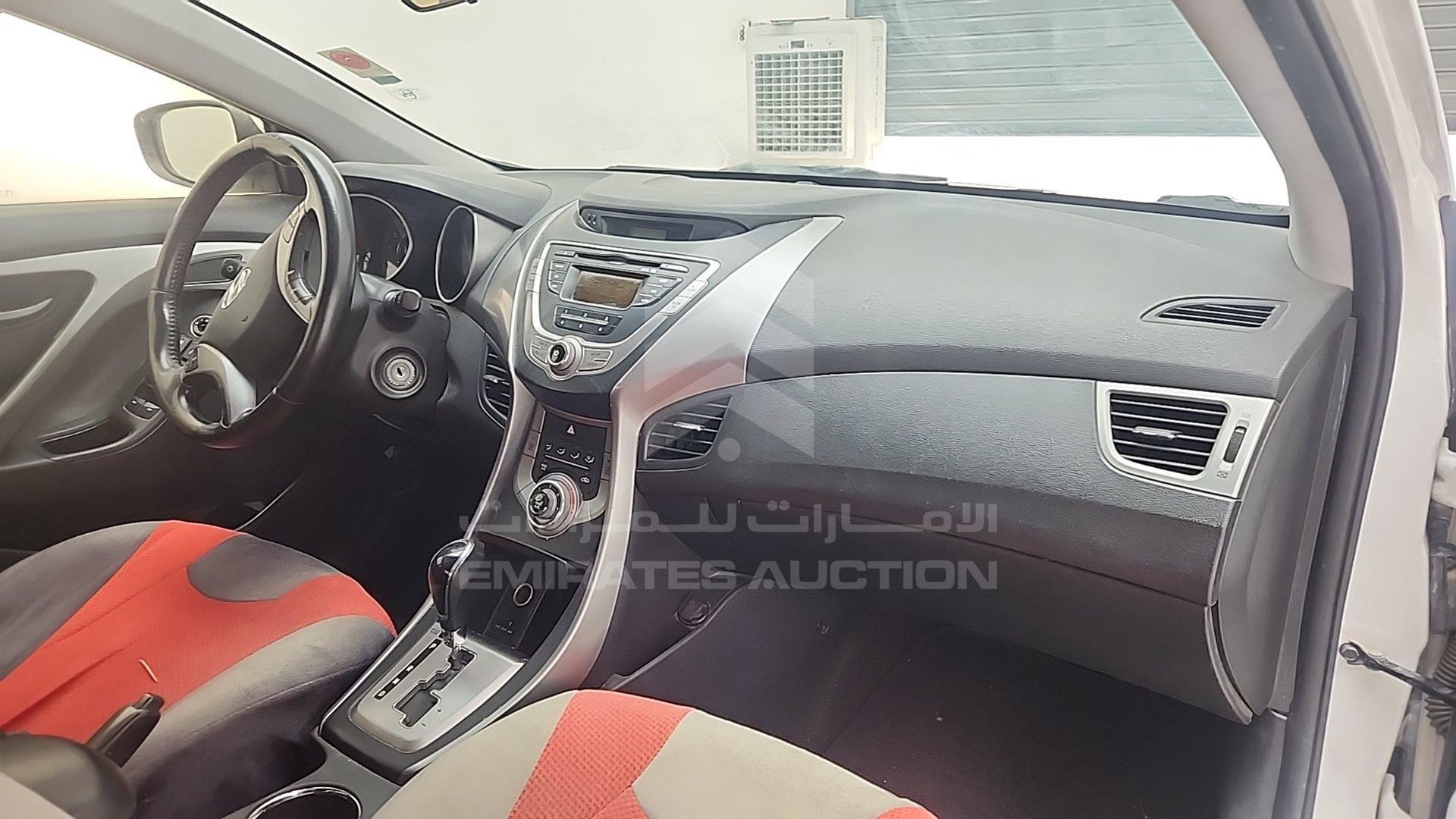 2014 HYUNDAI ELANTRA VIN: KMHDG41C6EU854824