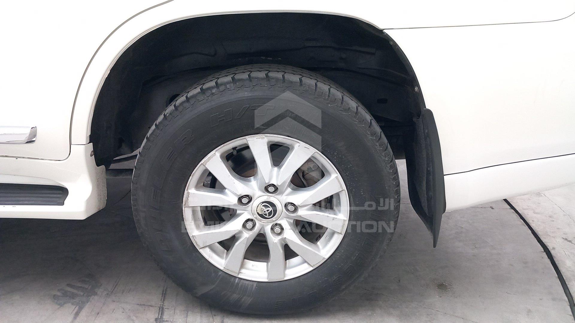 2017 TOYOTA LAND CRUISER VIN: JTMHU01JXH4137417