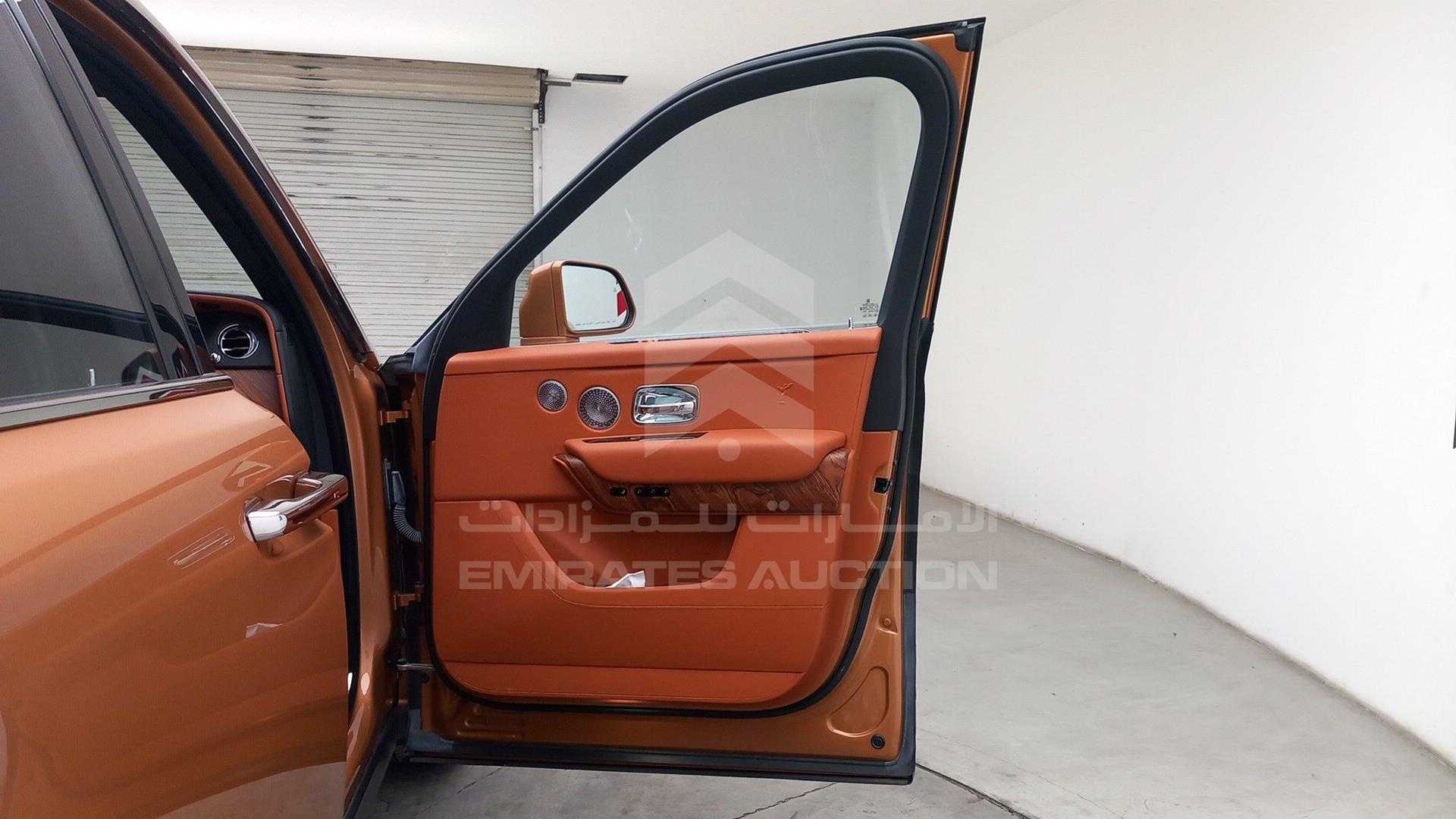 2019 ROLLS-ROYCE CULLINAN VIN: SCA689X09KU110187