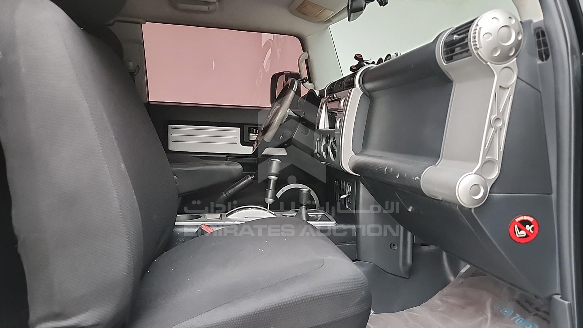 2013 TOYOTA FJ CRUISER VIN: JTEBU11F8DK168738
