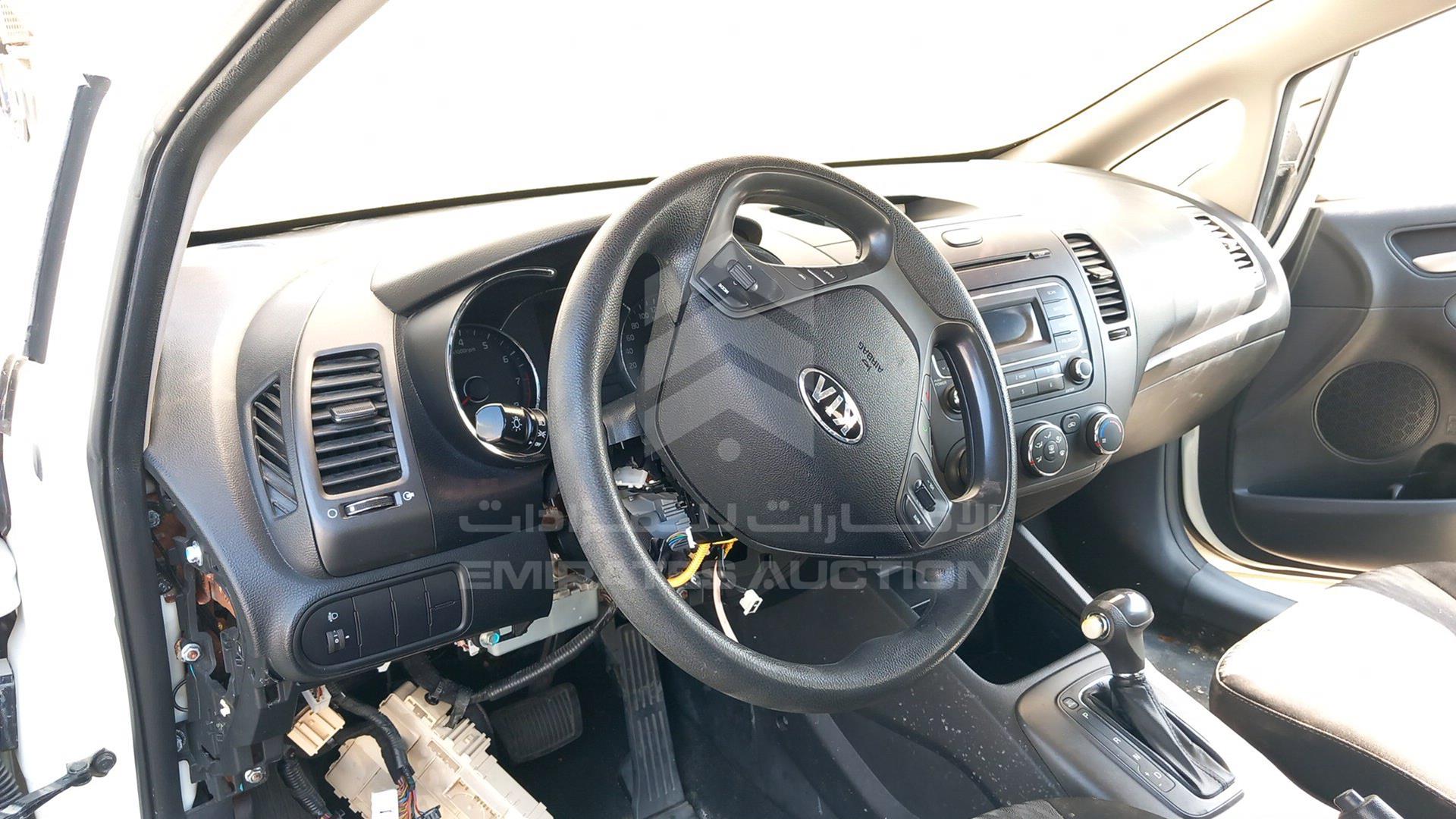 2013 KIA CERATO VIN: KNAFK4111D5806888