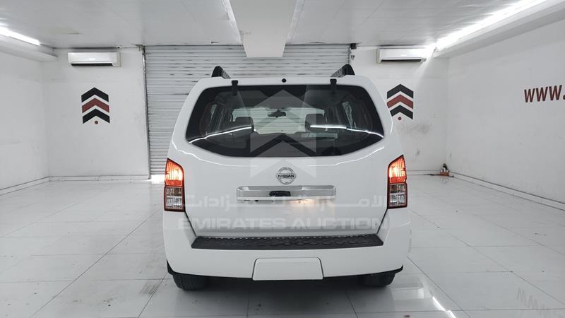 5N1AR1N8XBC629793 Auction: EmiratesAuction Lot: 405707 5N1AR1N8XBC629793 Nissan Pathfinder 2011 WHITE Photo 7
