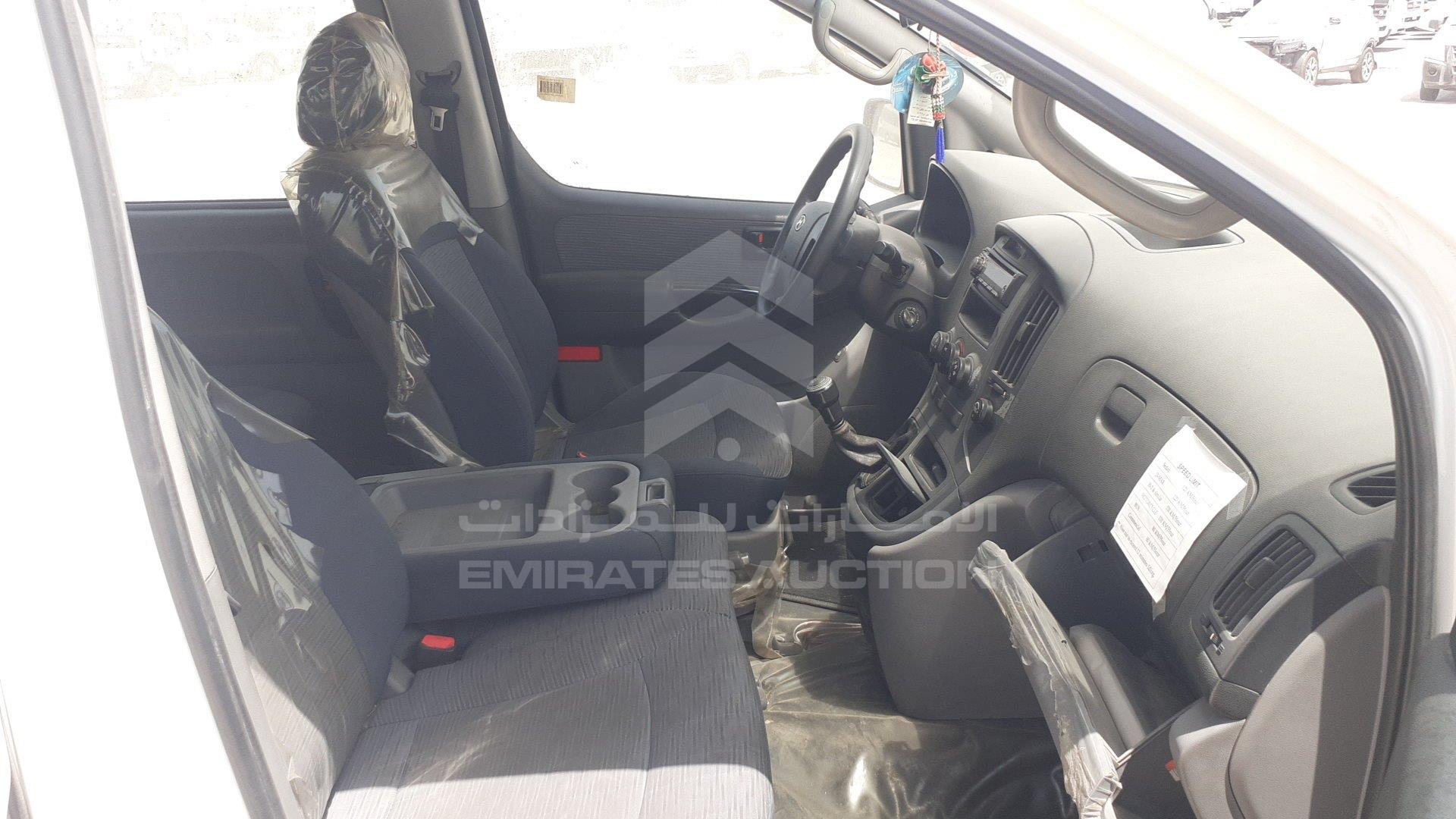 KMJWA37R0CU440854 - 2012 Hyundai H1 - #357798