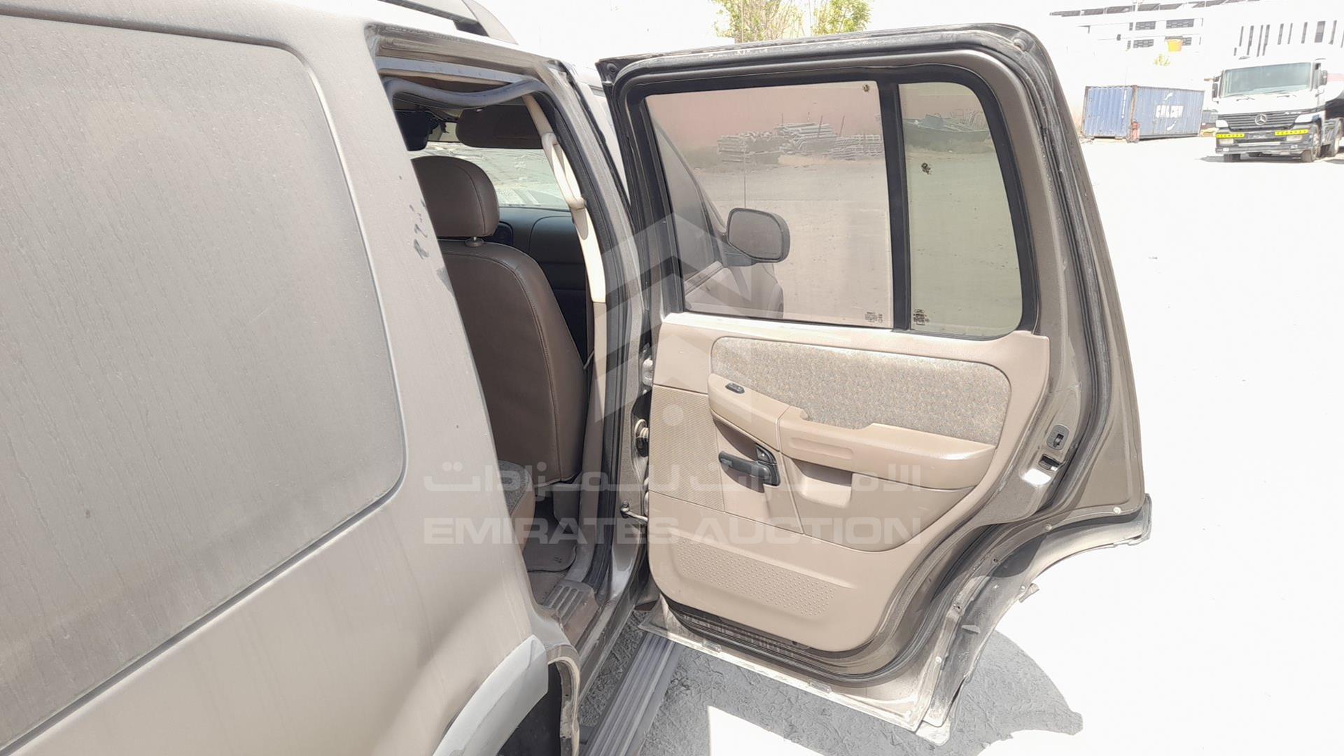 2005 FORD EXPLORER VIN: 1FMZU72E15ZA74409