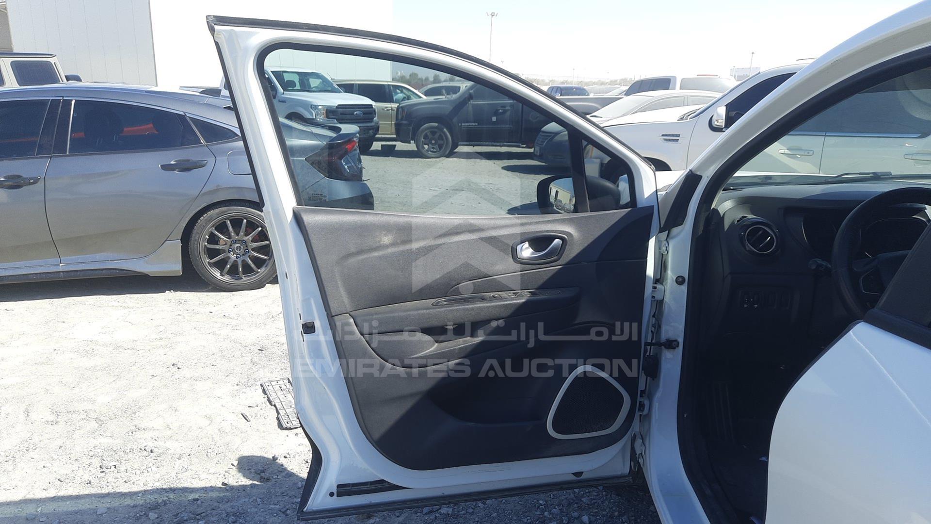 2019 RENAULT CAPTUR VIN: VF12RRJR1KW466020