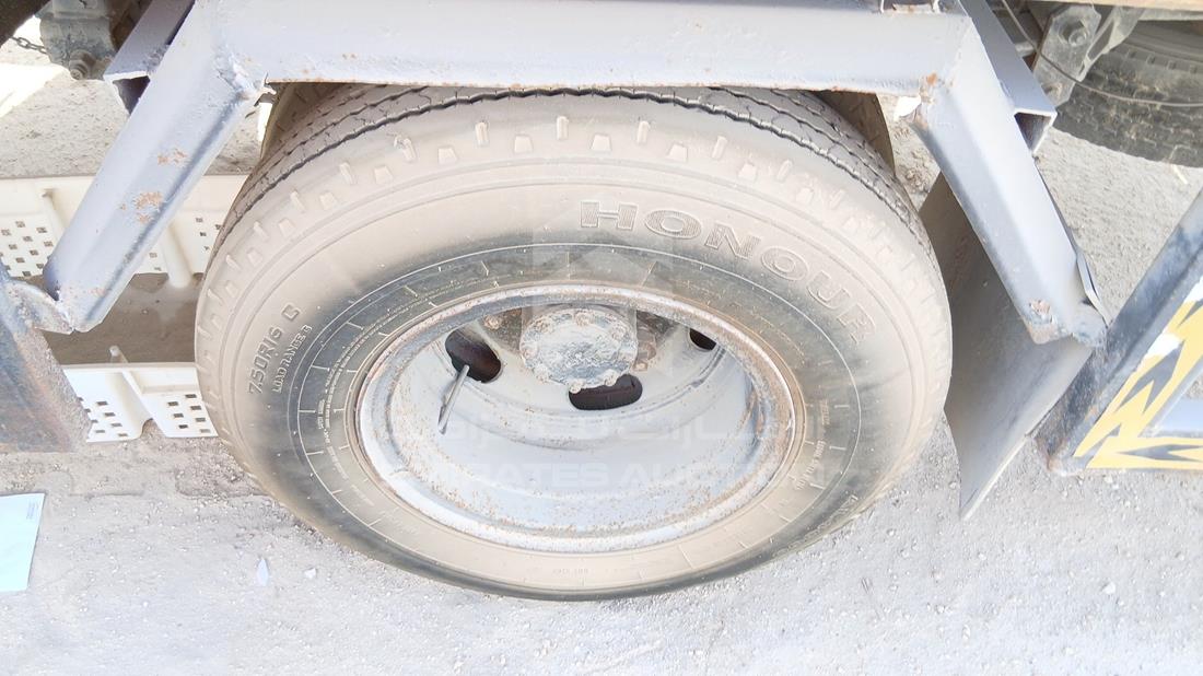 2000 Isuzu NPR — Rear Left Tyre — Photo 27