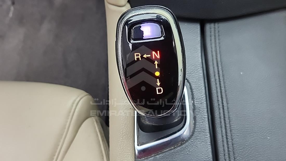 2017 Cadillac XT 5 — Gear View — Photo 23