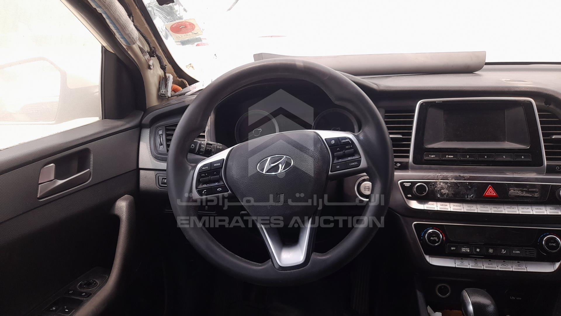 2018 HYUNDAI SONATA VIN: KMHE24131JA081968